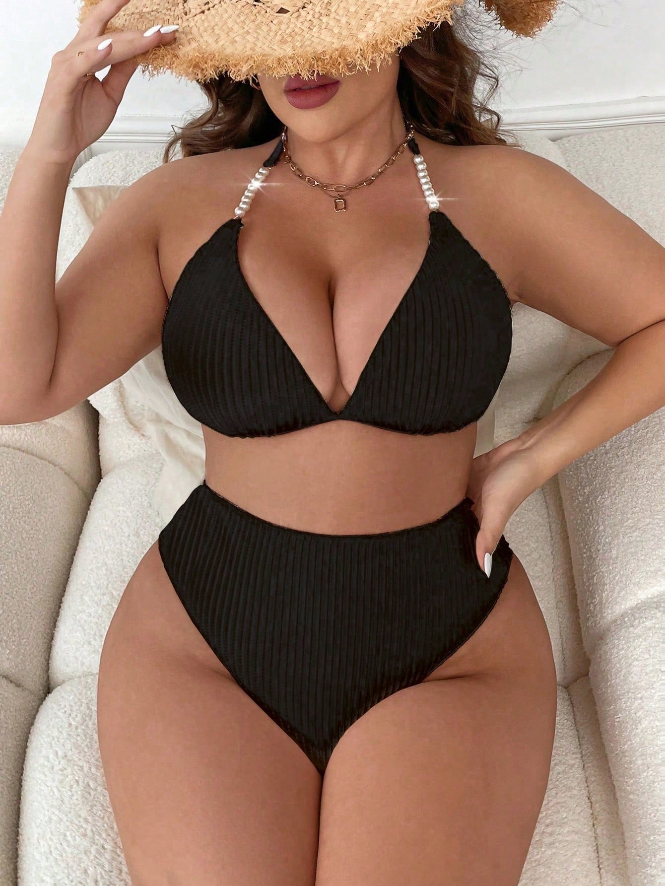 Biquíni Feminino com Textura Canelada e Detalhe com pérolas