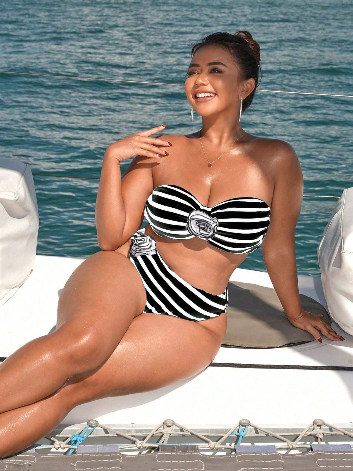 Biquíni Listrado Flor 3D Pietra